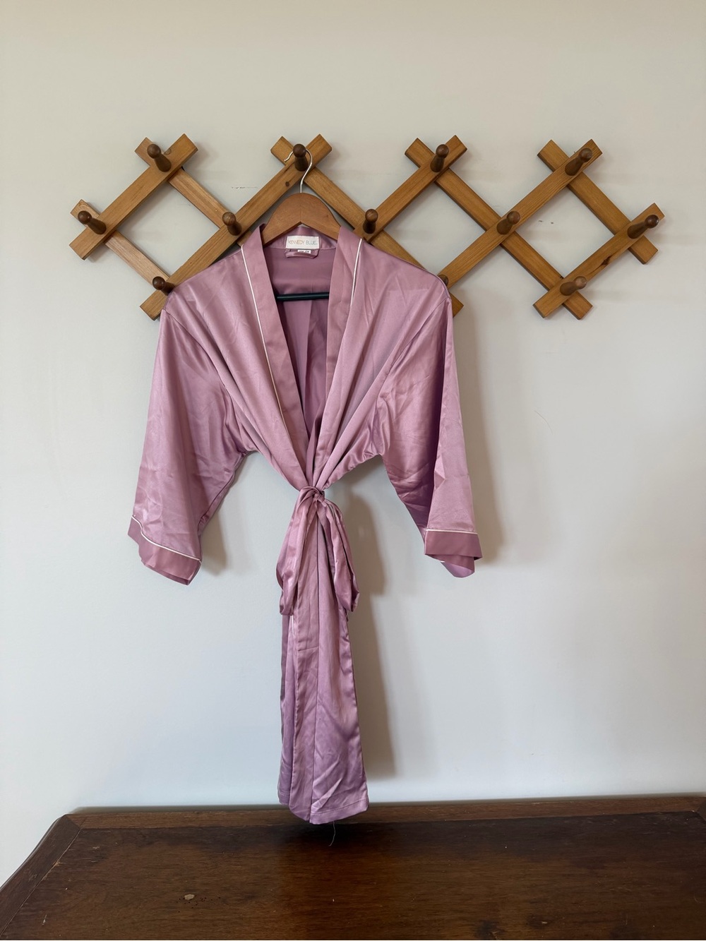 Kennedy Blue Satin Robe – Mauve